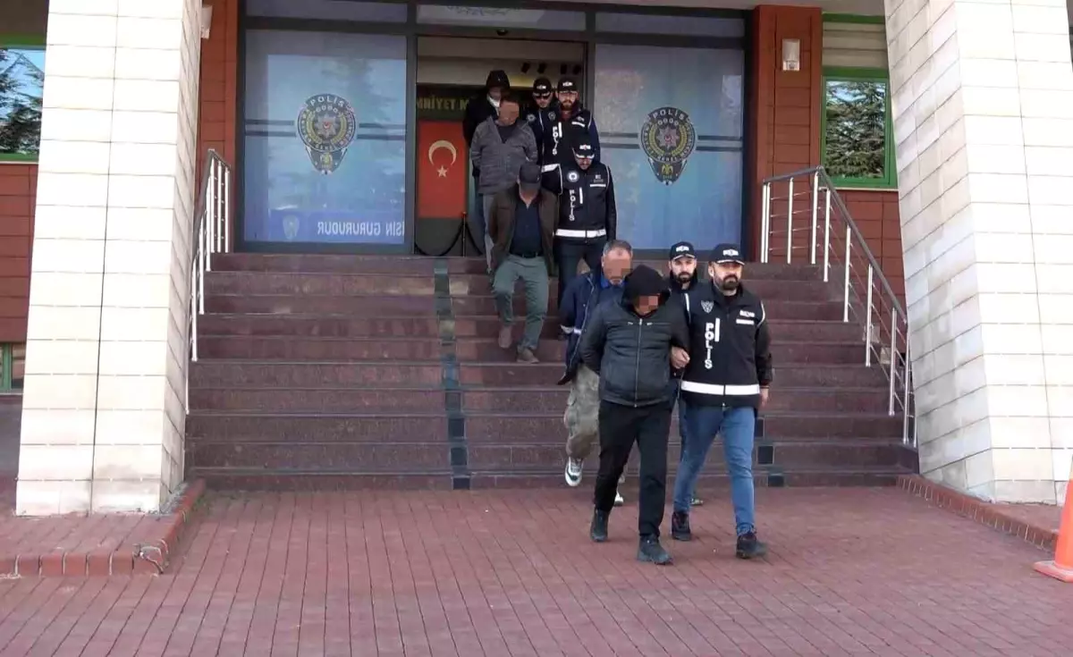 Isparta’da kaçak define arayan 5 kişi adliyeye sevk edildi